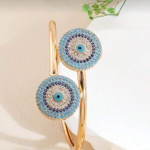 Chic Gold and Blue Bracelet Q537